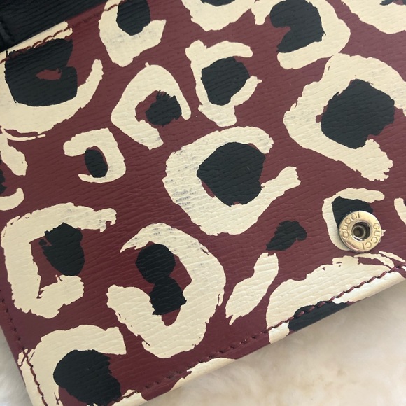 Gucci Leopard WOC - Picture 5 of 15